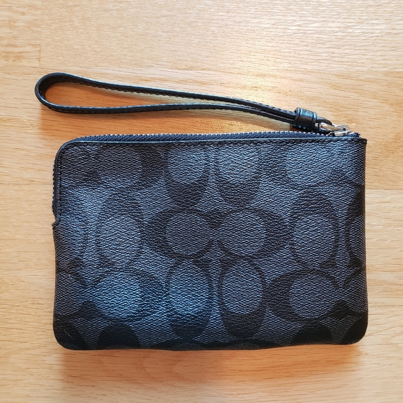 Coach Wristlet - Picture 3 of 6
